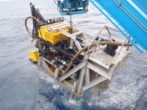 Excavatorを装備したROV「はくよう3000」