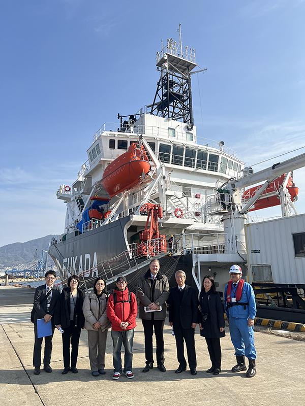 学生向け船舶・機材見学会を実施